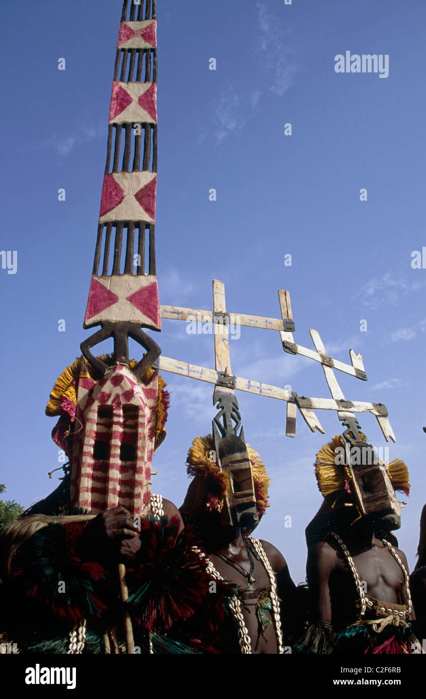 Danse des masques au Pays Dogon MALI Banque D'Images