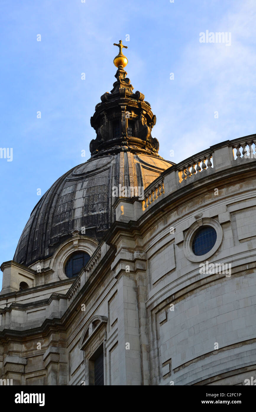 Le Brompton Oratory, Knightsbridge, London, UK et euro TYRES LUCIS Banque D'Images