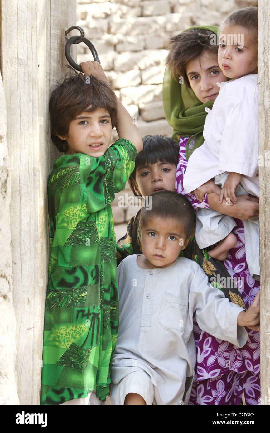 Les enfants qui ont perdu leur mère et deux frères et sœurs, Kanam, Afghanistan Banque D'Images
