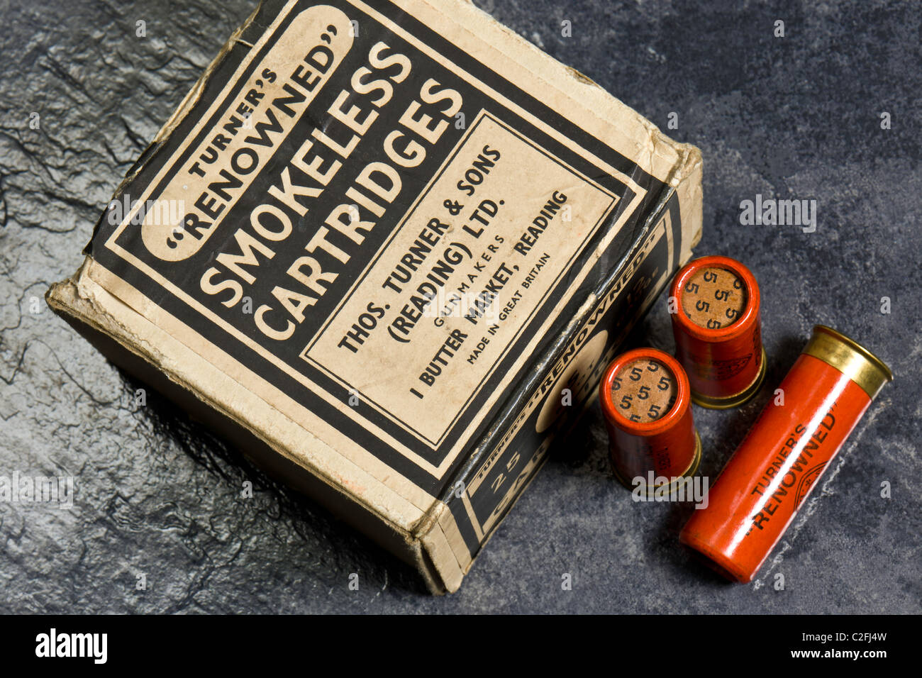 Les cartouches de fusil de chasse vintage et emballage d'origine Banque D'Images