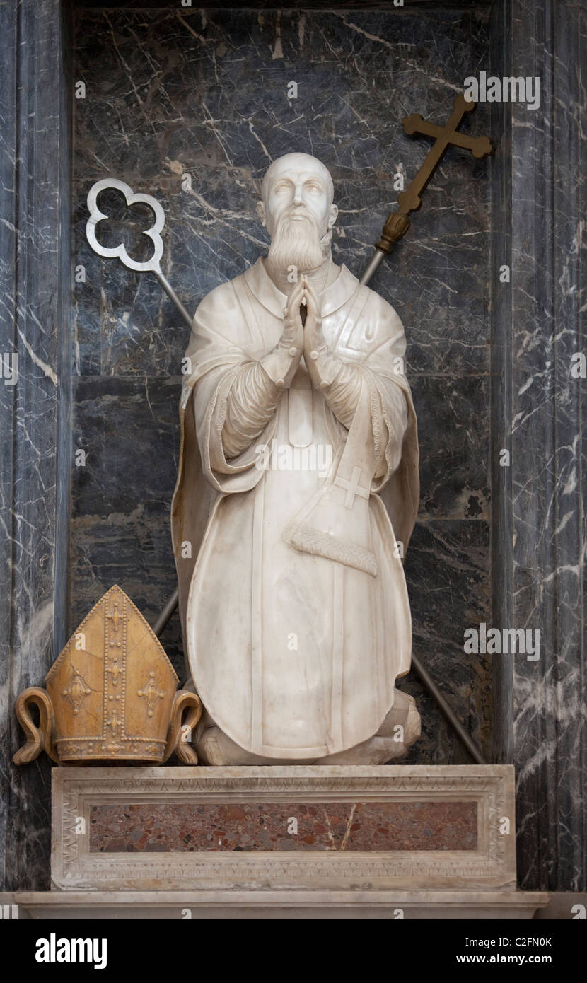 En prêtre figure à la cathédrale de Monreale, Palerme, Sicile, Italie Banque D'Images