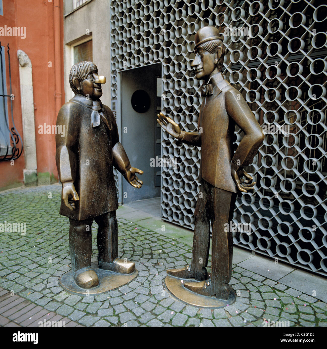 Tuennes Bronzeskulpturen der Koelner Originale Schael Bildhauer und von  Wolfgang Reuter in der Altstadt von Koeln, Rhein, Allemagne Photo Stock -  Alamy