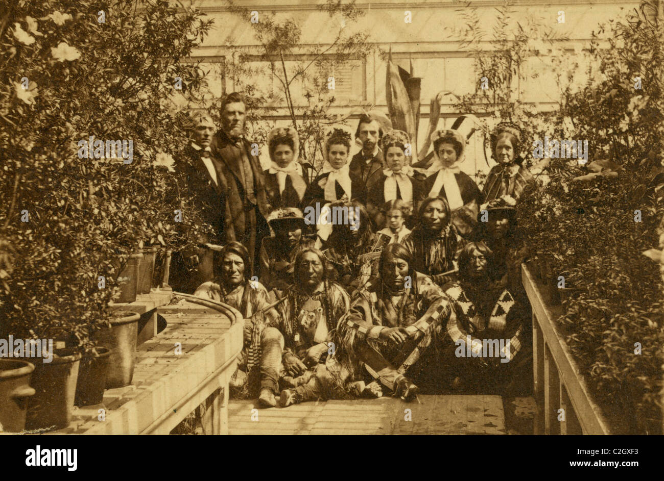 Délégation de l'Inde dans la véranda de la Maison Blanche pendant la Guerre Civile Banque D'Images Délégation de l'Inde dans la véranda de la Maison Blanche pendant la Guerre Civile Banque D'Images