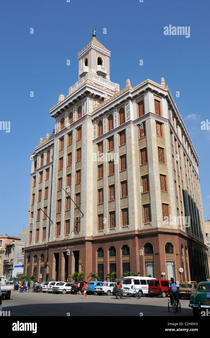 La Havane. Cuba. Habana Vieja / La Vieille Havane. L'Art Déco Edificio Bacardi, terminée en 1929. Banque D'Images