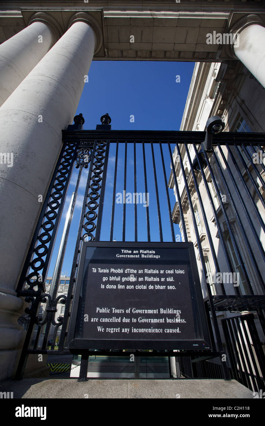 Rampe d'entrée au Dail Eireann le gouvernement irlandais le parlement bâtiment. Banque D'Images Rampe d'entrée au Dail Eireann le gouvernement irlandais le parlement bâtiment. Banque D'Images
