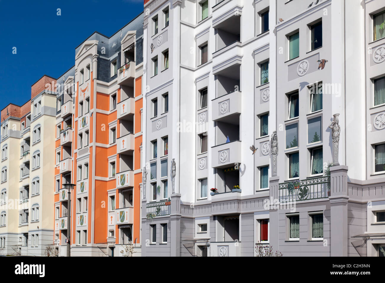 Plattenbau décorées bloc sur route Stendaler Straße, Wedding, Wedding Wedding, Berlin, Allemagne Banque D'Images