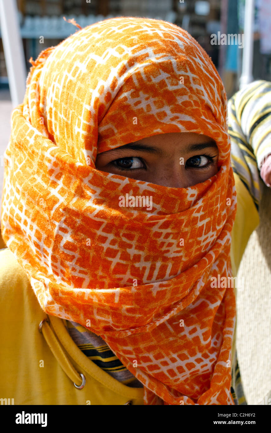 Jeune fille bédouine - Dahab, péninsule du Sinaï, Égypte Banque D'Images