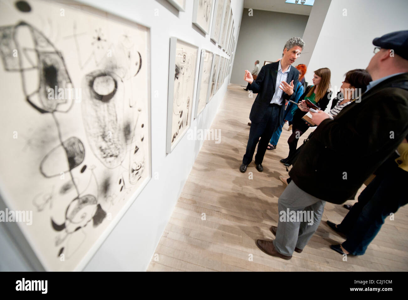 Le Joan Miro, échelle d'échapper à l'exposition à la Tate Modern. Elle est conjointement organisée par Matthew Gale et Marko Daniel Banque D'Images