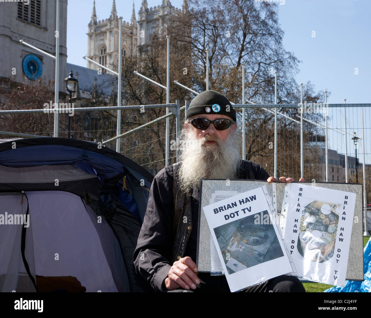 Le camp de la paix dans la région de Parliament Square, London : Stuart la barbe remplace bien Brian Haw Banque D'Images