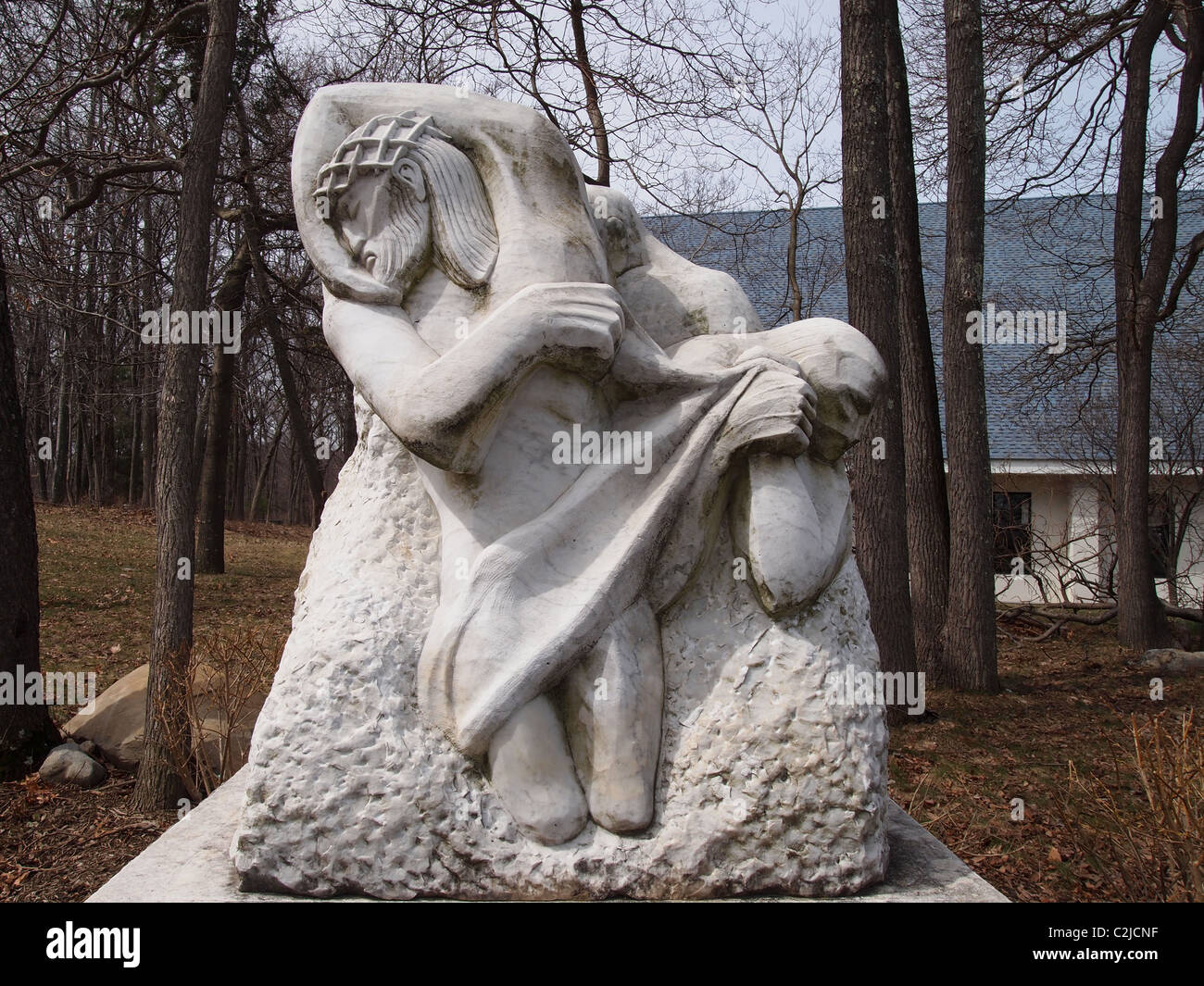 Chemin de croix le long de la statuaire de marbre le Rosaire à pied au Sanctuaire Marial à Stony Point, NY, USA, le 30 mars 2011 Banque D'Images