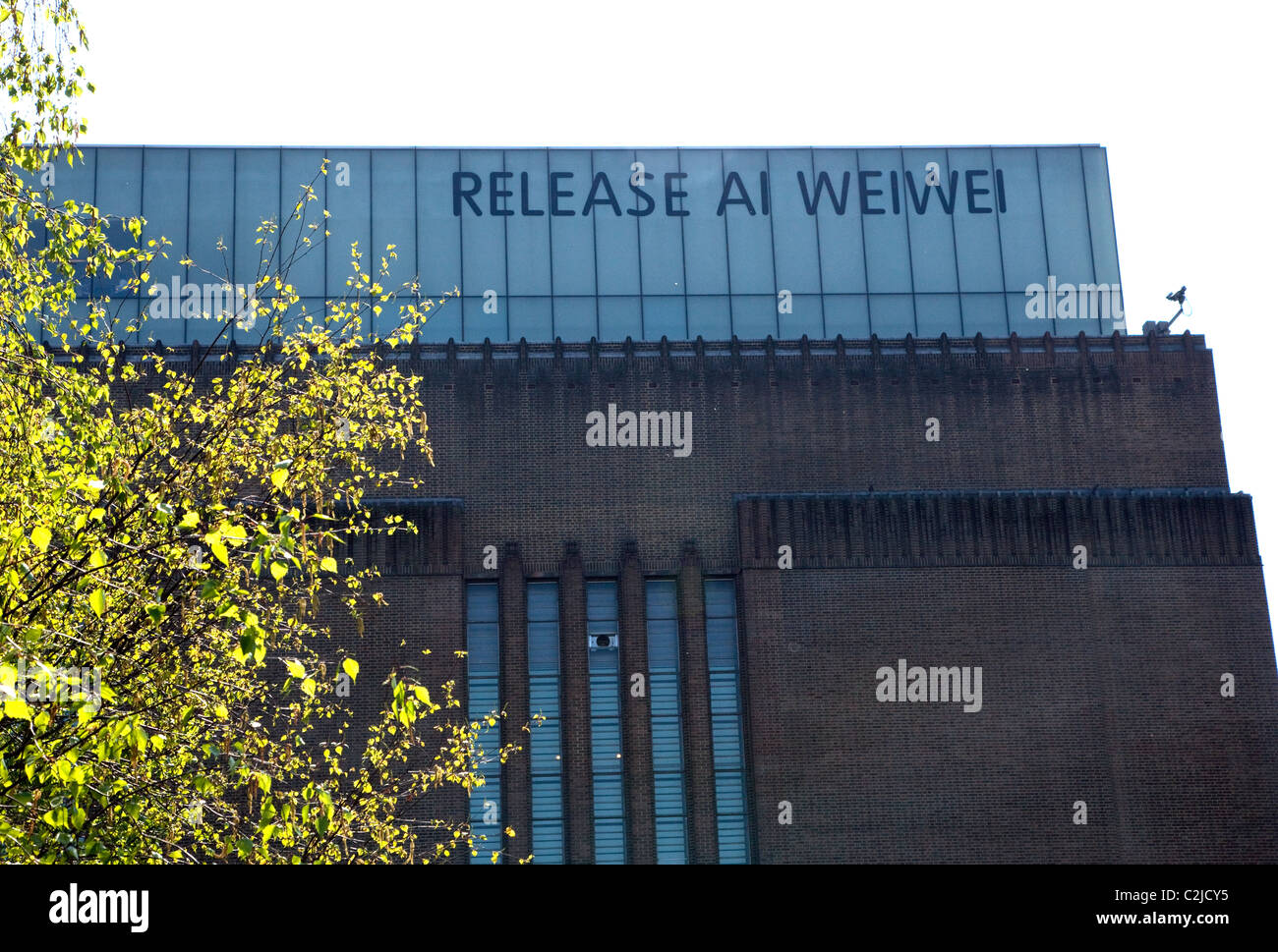 Tate Modern affiche un message de soutien à Ai Weiwei arrêté en Chine, Londres Banque D'Images