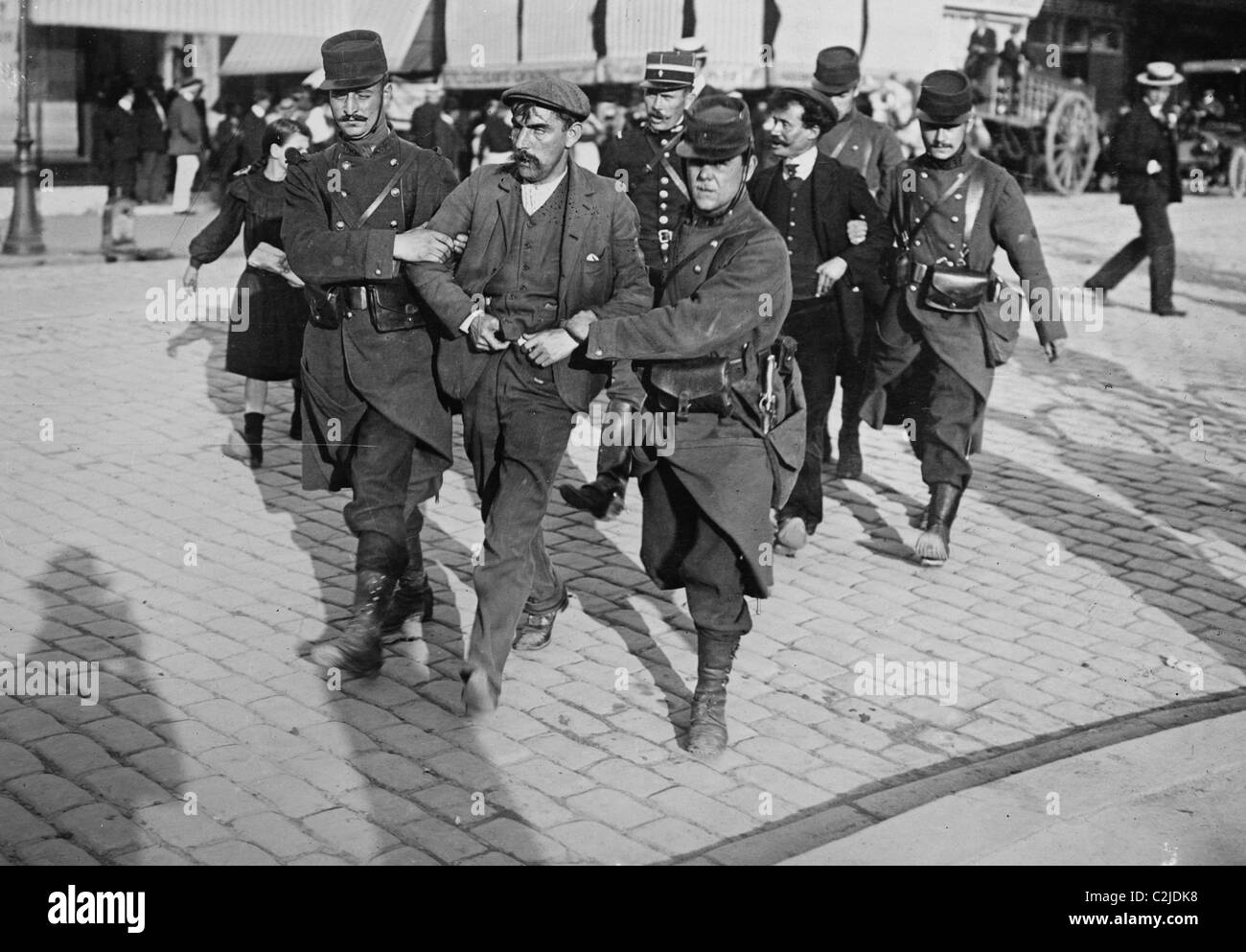 Arrestations dans l'alimentation : Des émeutes, Saint Quentin. France Banque D'Images