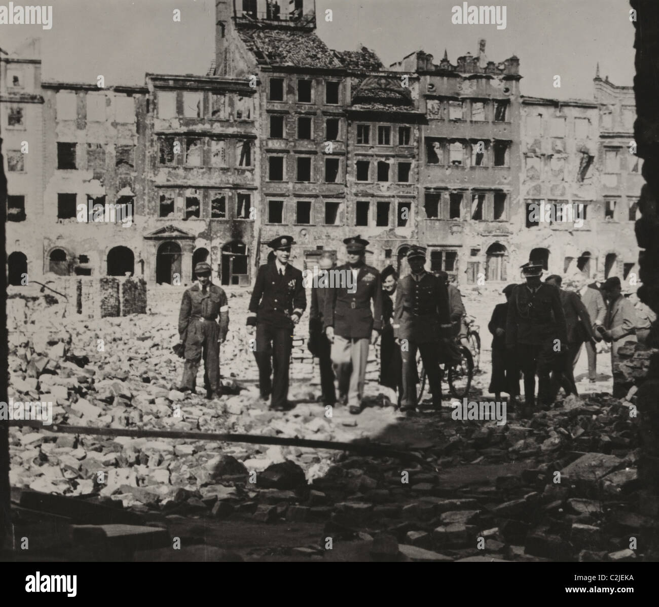 Eisenhower Tours Varsovie bombardée à la fin de la Seconde Guerre mondiale Banque D'Images Eisenhower Tours Varsovie bombardée à la fin de la Seconde Guerre mondiale Banque D'Images