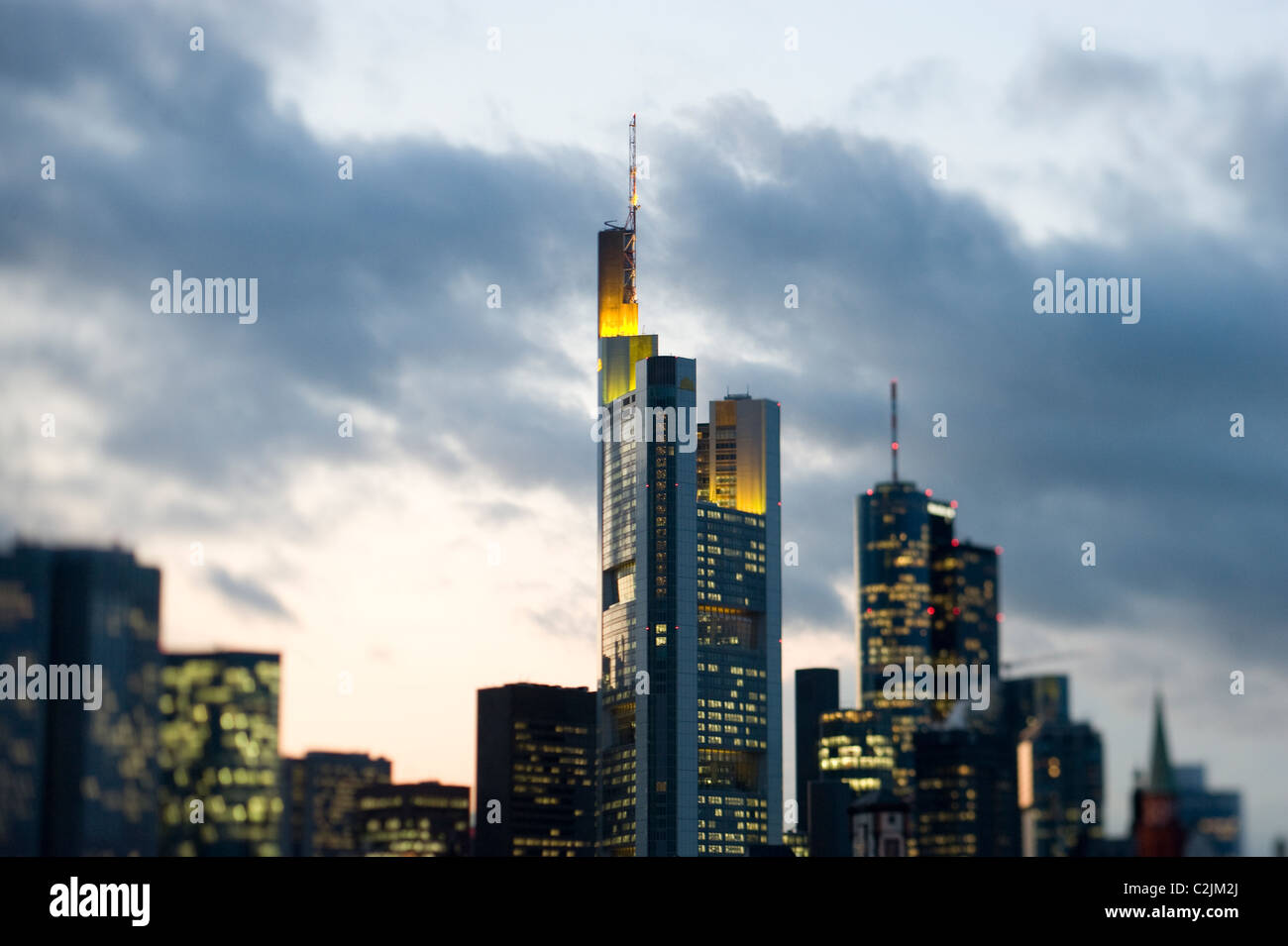 L'horizon de Francfort, dans la soirée, Frankfurt am Main, Allemagne Banque D'Images