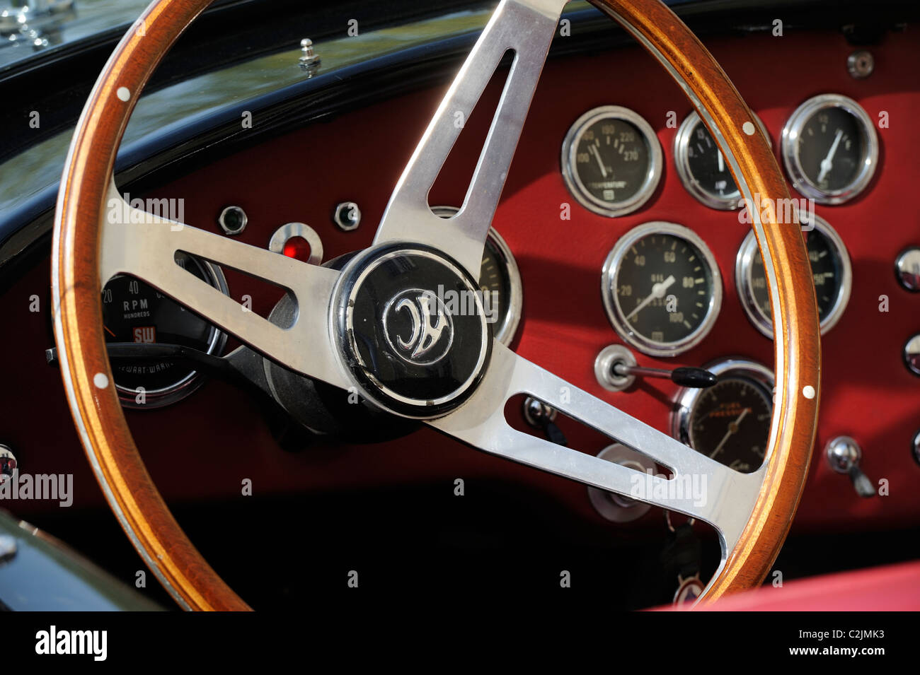 Stock photo d'un 1965 AC Cobra dans le tour auto optic 2000 en 2011. Banque D'Images