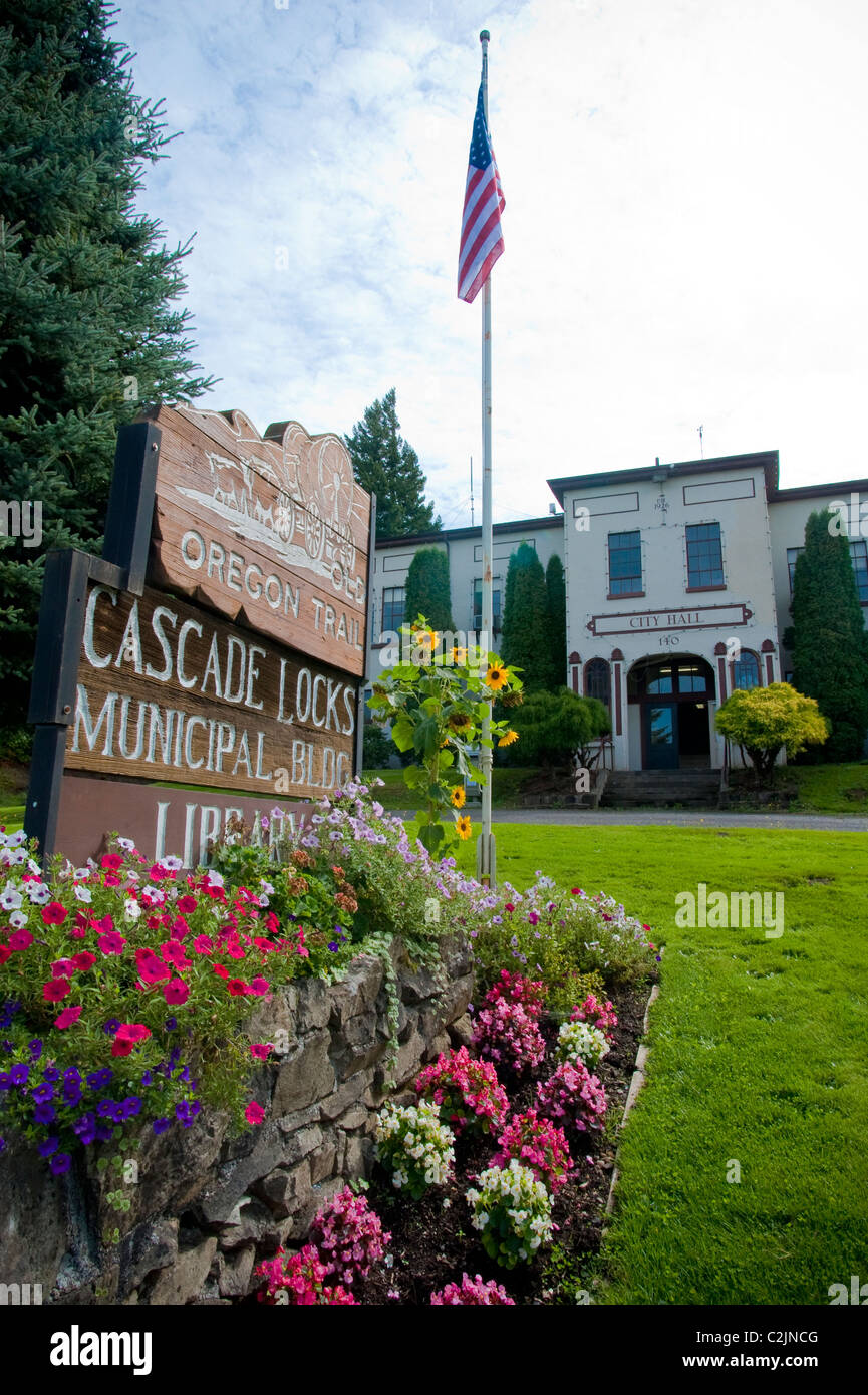 Bâtiment Municipal de Cascade Locks et de la bibliothèque, à l'est de Portland, Oregon dans la gorge du Columbia, Cascade Locks, Oregon, USA Banque D'Images