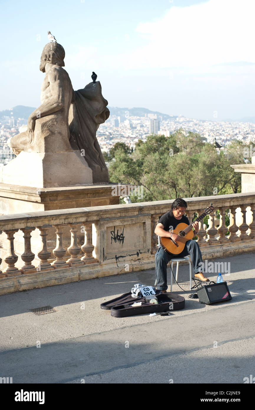 Guitariste effectuant de Montjuïc, Barcelone, Espagne Banque D'Images