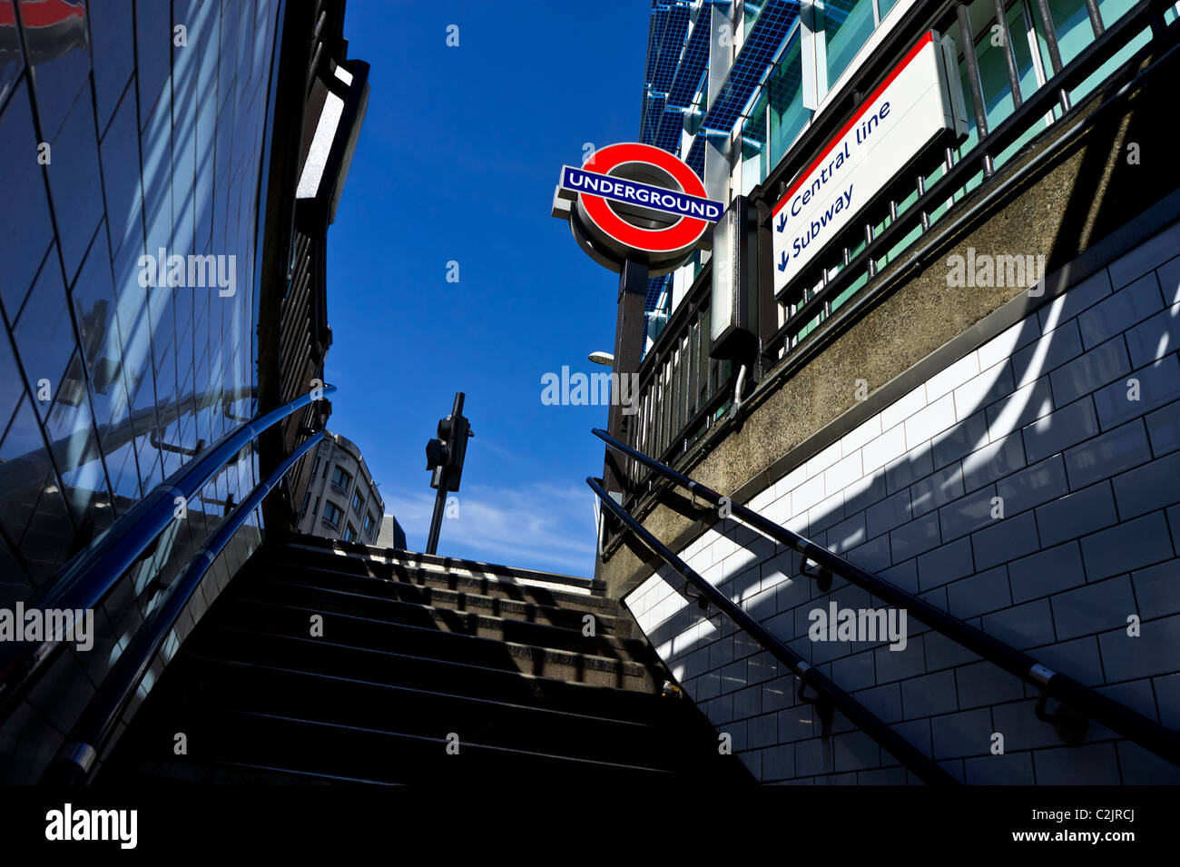 Entrée de la station de métro souterrain, London, England, UK Banque D'Images