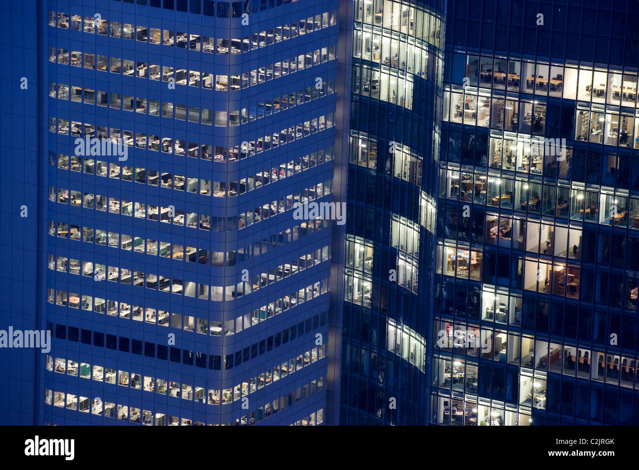 Les immeubles de bureaux dans la soirée, Frankfurt am Main, Allemagne Banque D'Images