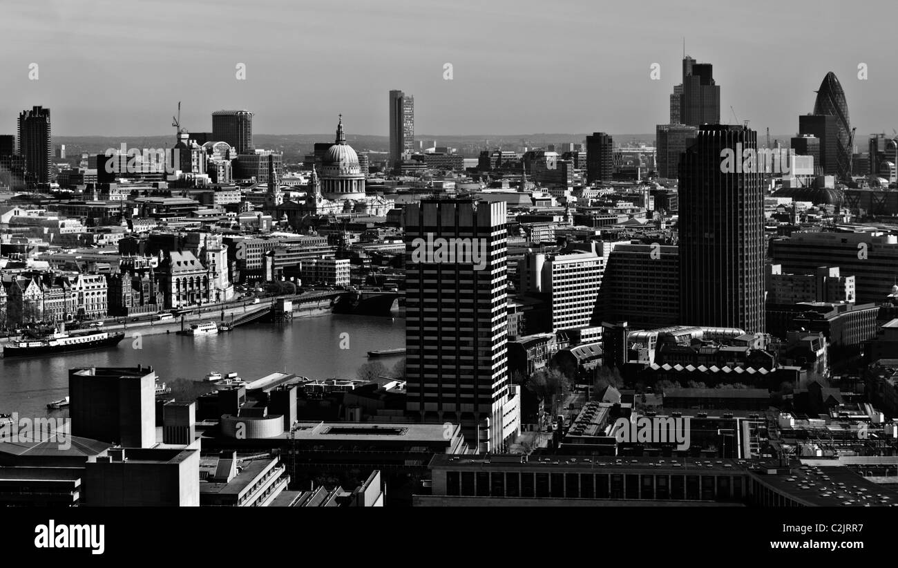 Noir & Blanc, vue sur les toits de Londres Banque D'Images