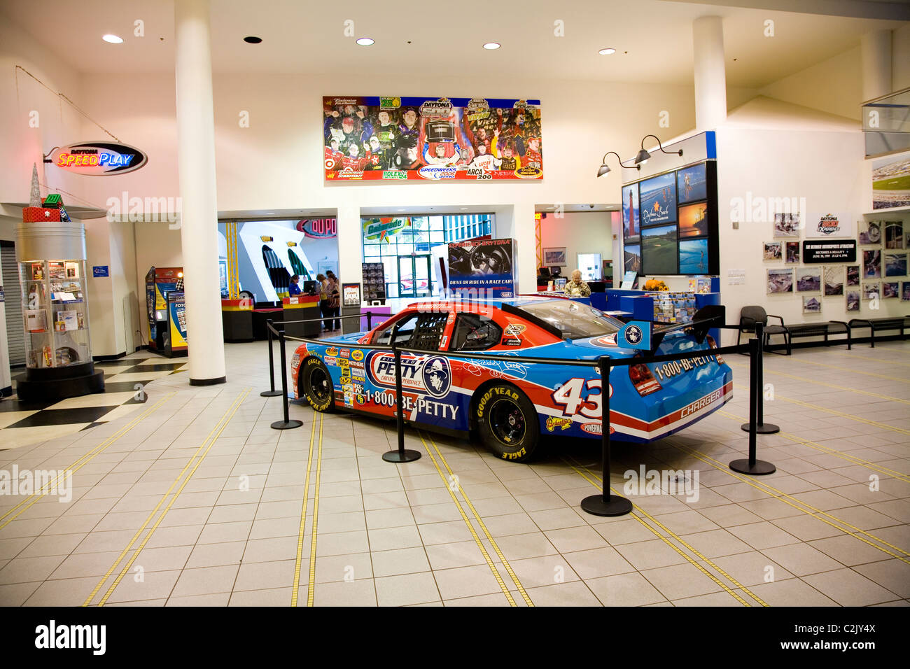 Centre de visiteurs à Daytona International Speedway et siège de NASCAR, Daytona Beach, FL Banque D'Images