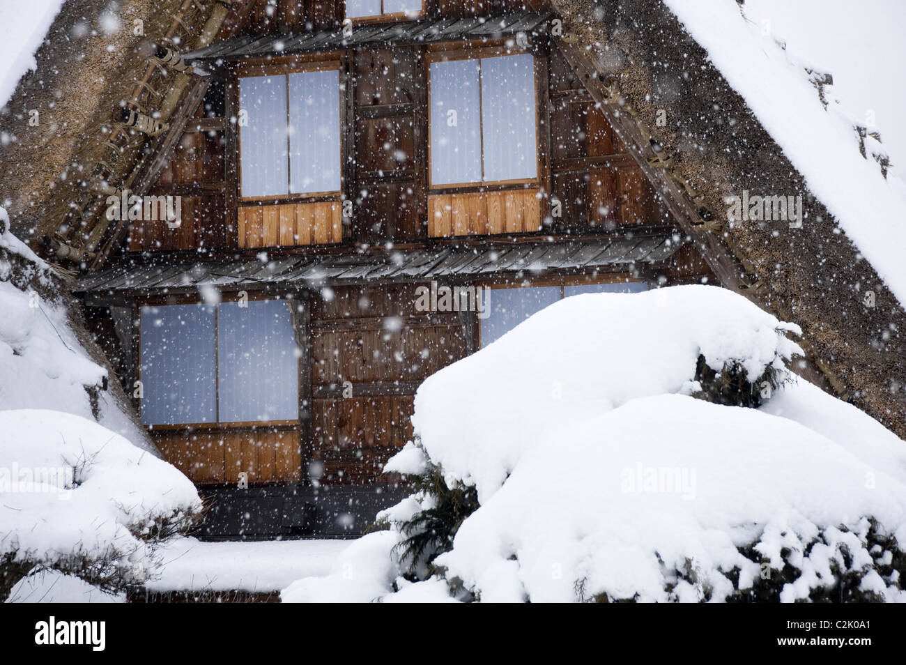 Maison de ferme et la neige, Ono, Shirakawa, Gifu, Japon Banque D'Images