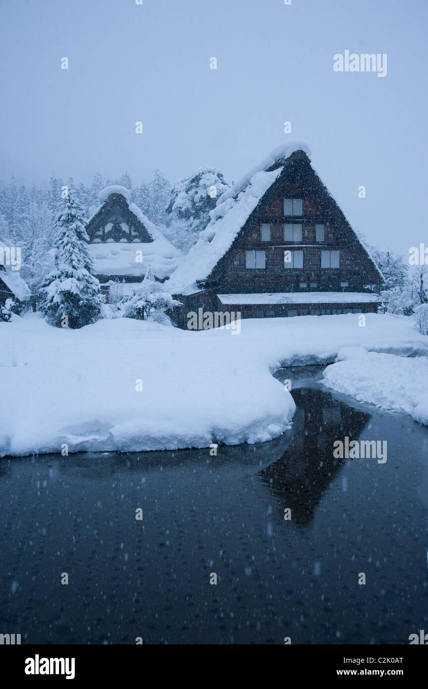 Snowscape et rizière, Hirakawa, Ono, Gifu, Japon Banque D'Images