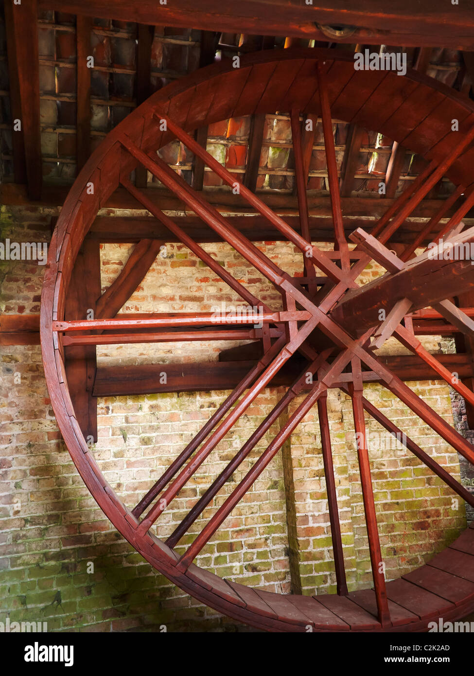 Un tapis roulant ou treadwheel anciennement utilisé pour élever l'eau d'un puits à Burton Agnes Hall East Yorkshire ' Banque D'Images