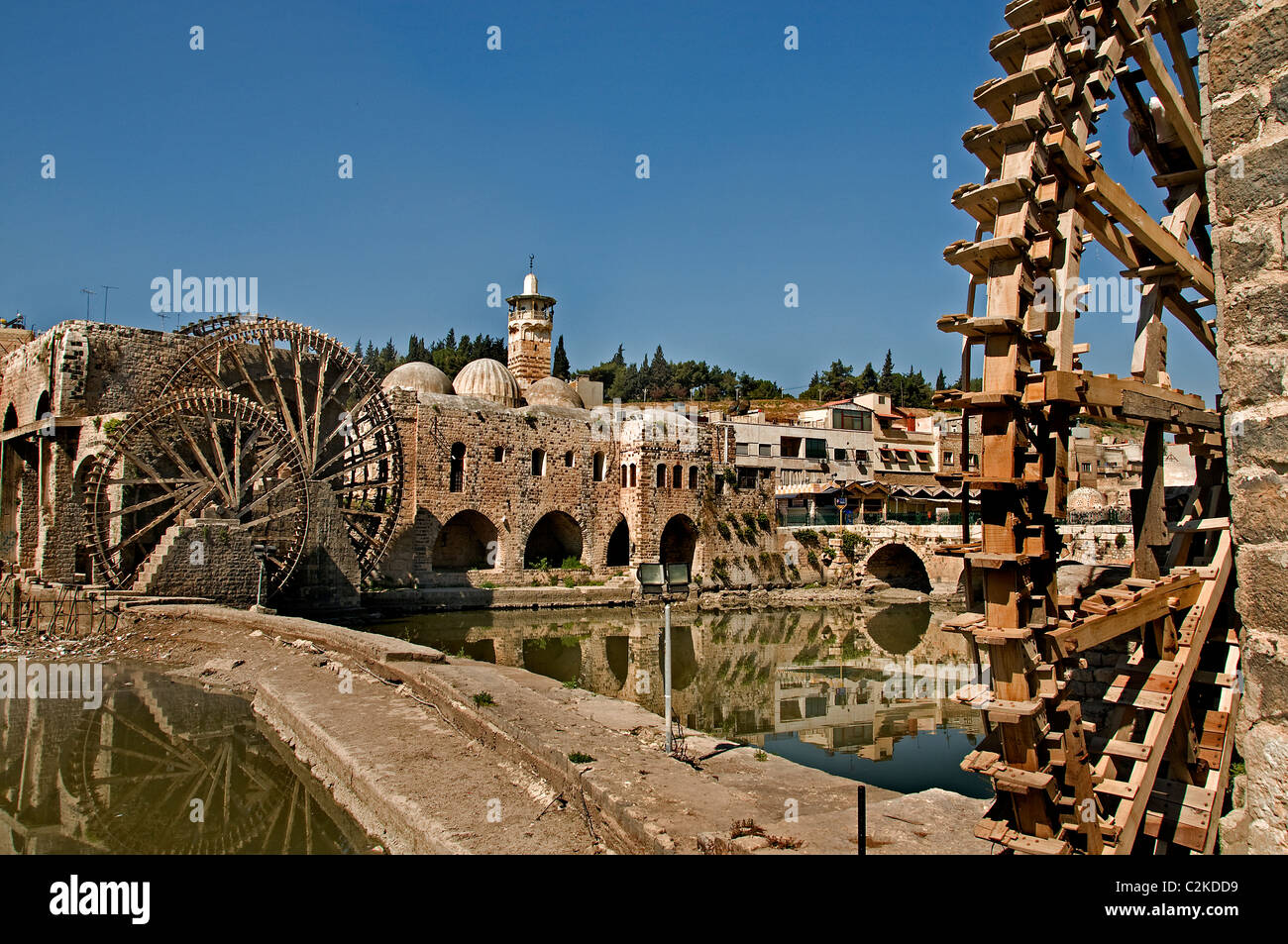 Moulin à eau Hama Noria 20 mètres de haut Oronte construire en Syrie mamelouk Ottoman fois grecs romains ont inventé la roue de l'eau Banque D'Images