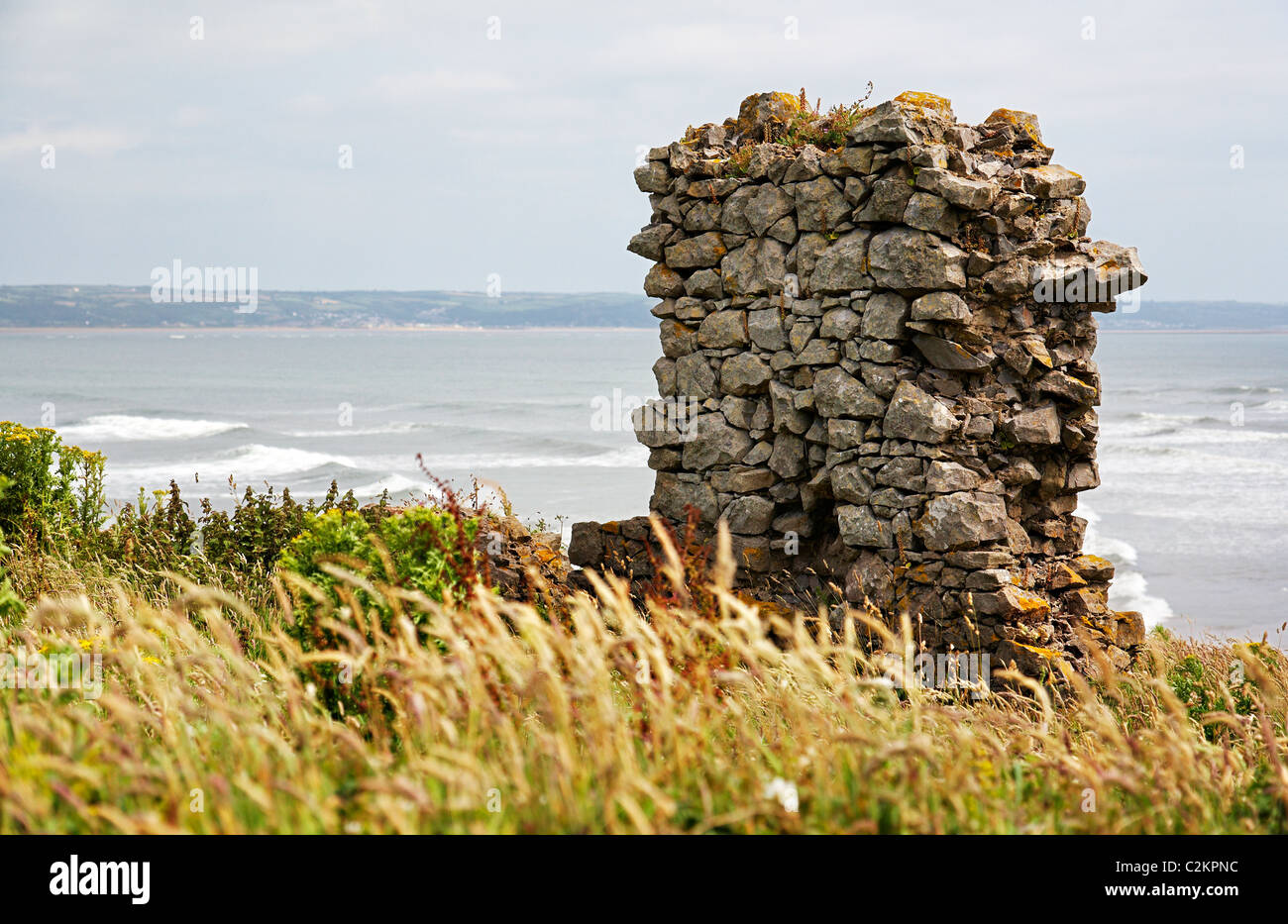 Sur les ruines, Rhossili Gower, au Pays de Galles Banque D'Images