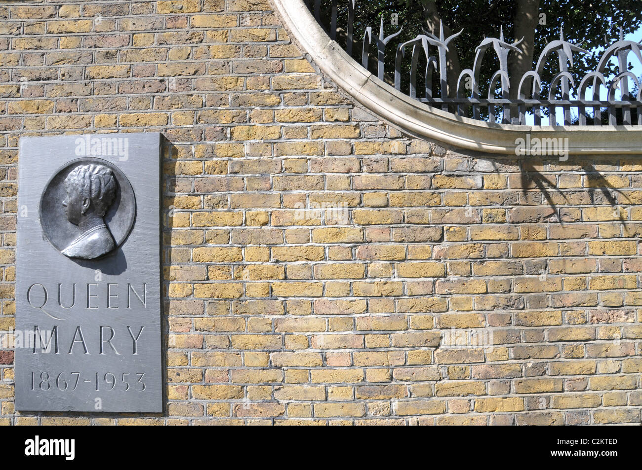1867 Queen Mary 1953 La plaque Mall Londres Image Banque D'Images