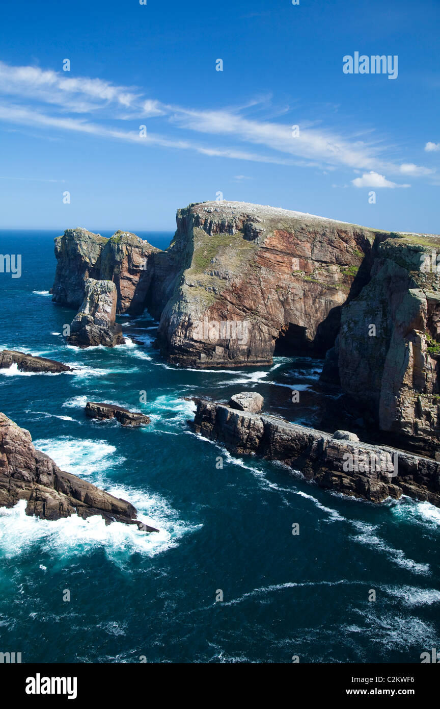 Les falaises de Balair Dun, à l'extrémité nord-est de l'île de Tory, comté de Donegal, Irlande. Banque D'Images