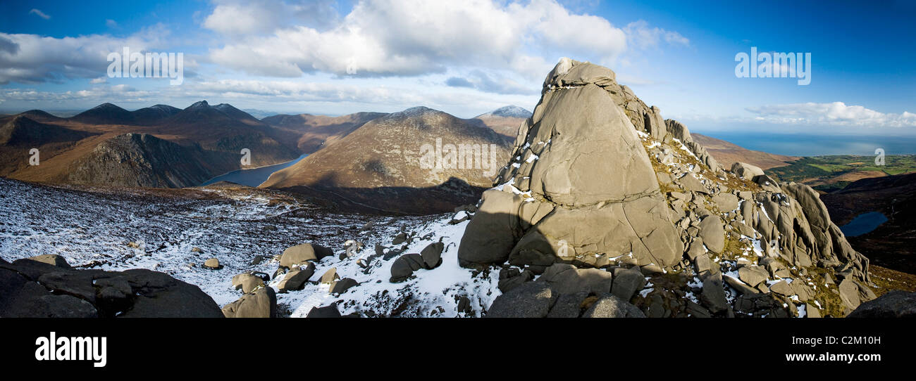 Slieve Binnian Tor du Nord en hiver, les montagnes de Mourne, comté de Down, Irlande du Nord. Banque D'Images