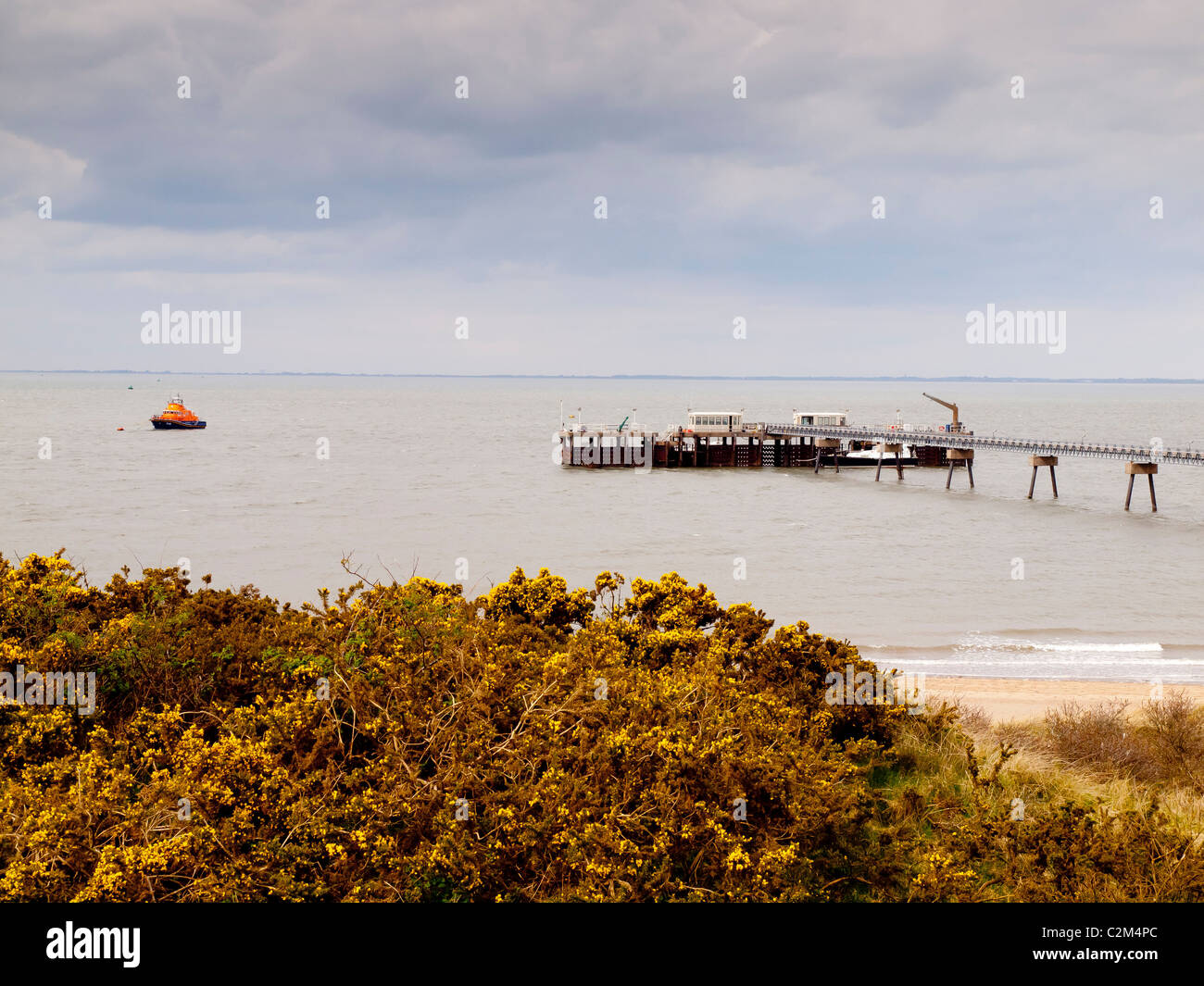 Jetée de sauvetage et bateau amarré à rejeter la seule Tête Humberside sauvetage habitée en permanence au Royaume-Uni Banque D'Images