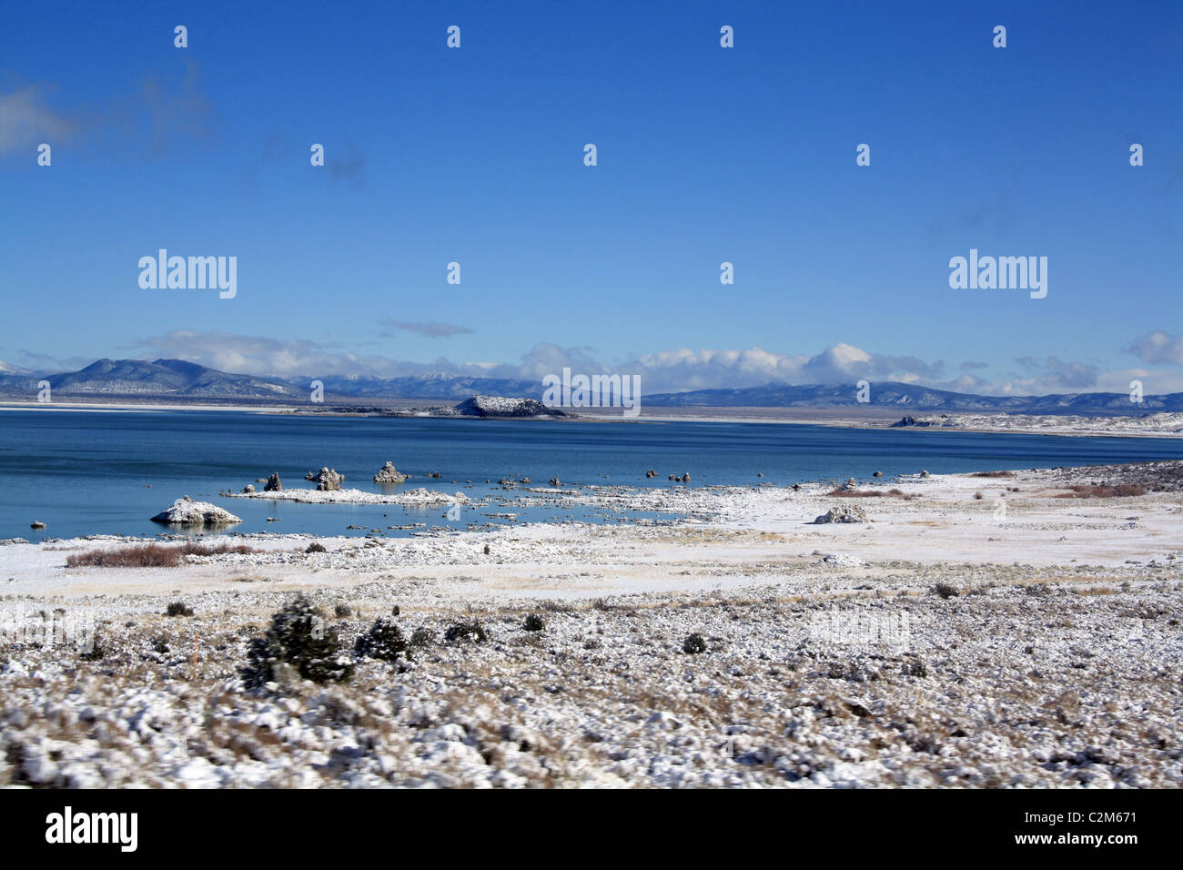 Lac MONO DANS LA NEIGE LEE VINING USA 10 novembre 2010 Banque D'Images