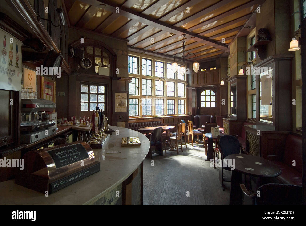 Le Pub Blackfriars, Londres - Intérieur - construit en 1875 Banque D'Images