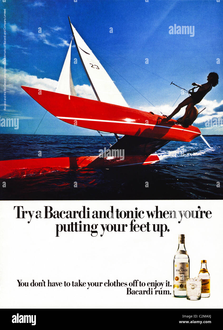 Publicité pour le rhum Bacardi dans men's magazine circa 1977 Banque D'Images