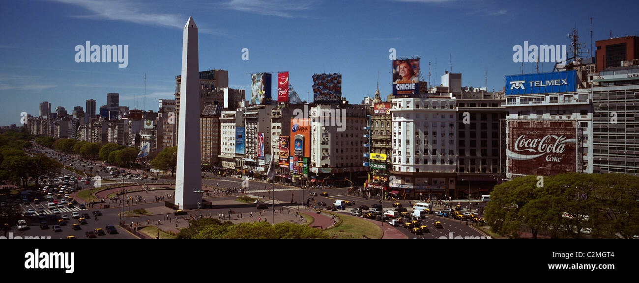 Une vue panoramique de Buenos Aires, Argentine montrant la Plaza de la Republica sur Av 9 de Julio, l'Obélisque. Banque D'Images