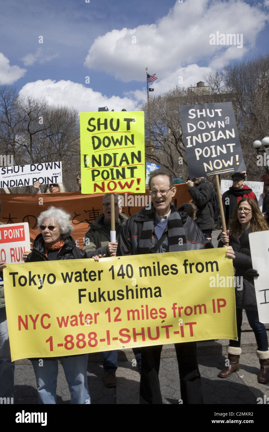 'Arrêter la centrale nucléaire d'Indian Point maintenant' démonstration à Union Square, New York. Banque D'Images