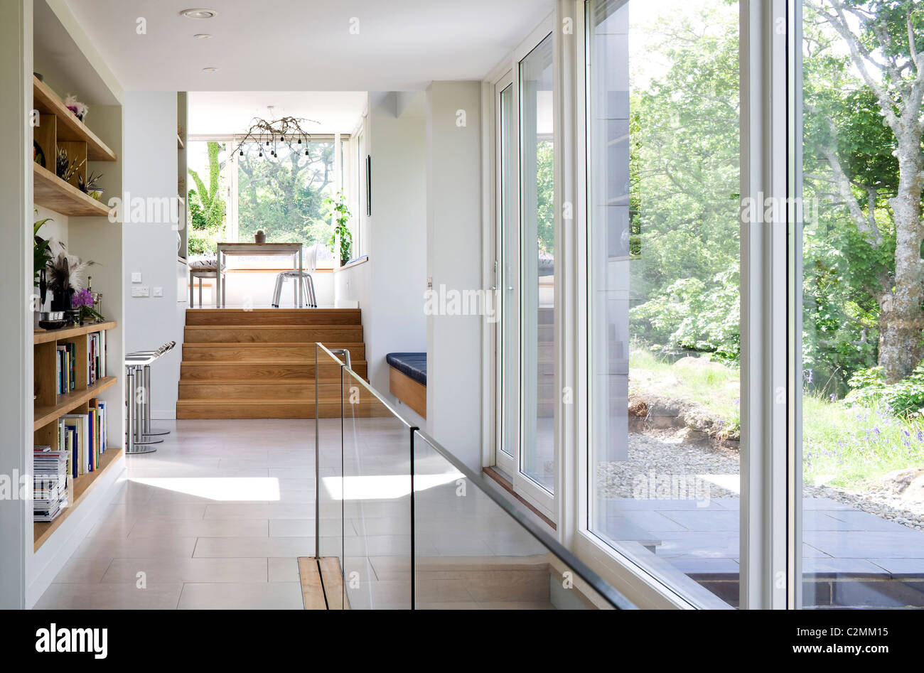 L'intérieur blanc moderne d'une maison privée, à l'Ouest Argyll. Banque D'Images