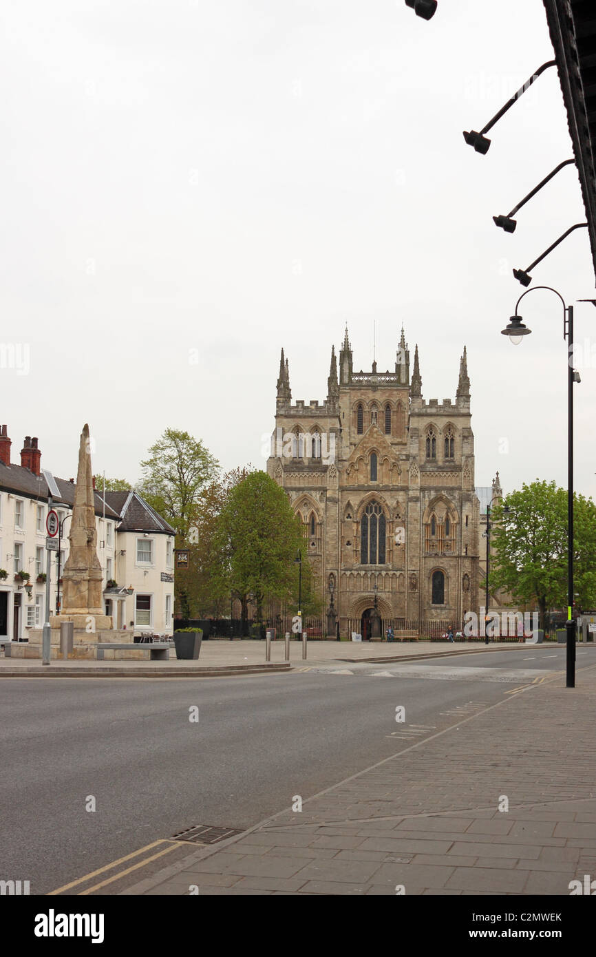 Selby Abbey vu de l'ouest sur Gowthorpe Banque D'Images