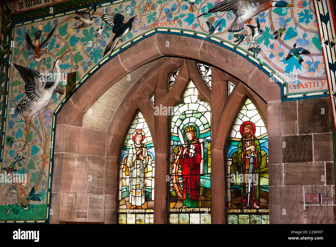 Royaume-uni, Angleterre, Staffordshire, poireau, Tous les Saints de l'église d'art et d'artisanat, peinture et vitrail Banque D'Images