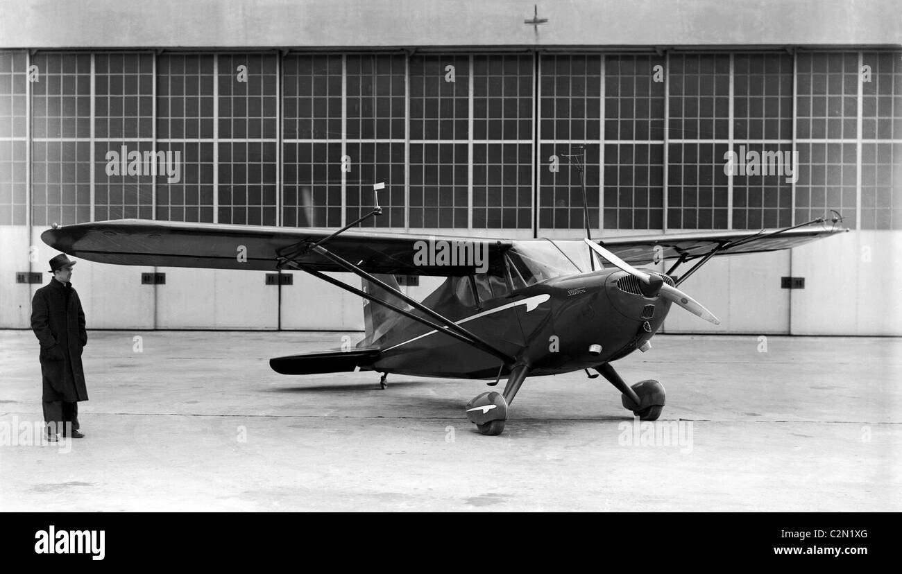 105 Stinson Voyager était un Américain 1940 monoplan utilitaire léger construit par le Stinson Aircraft Company. Banque D'Images
