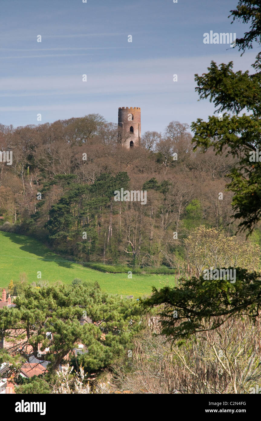 Tour Conygar, vue depuis le château de Dunster, au printemps, Dunster, Somerset, Angleterre. Banque D'Images