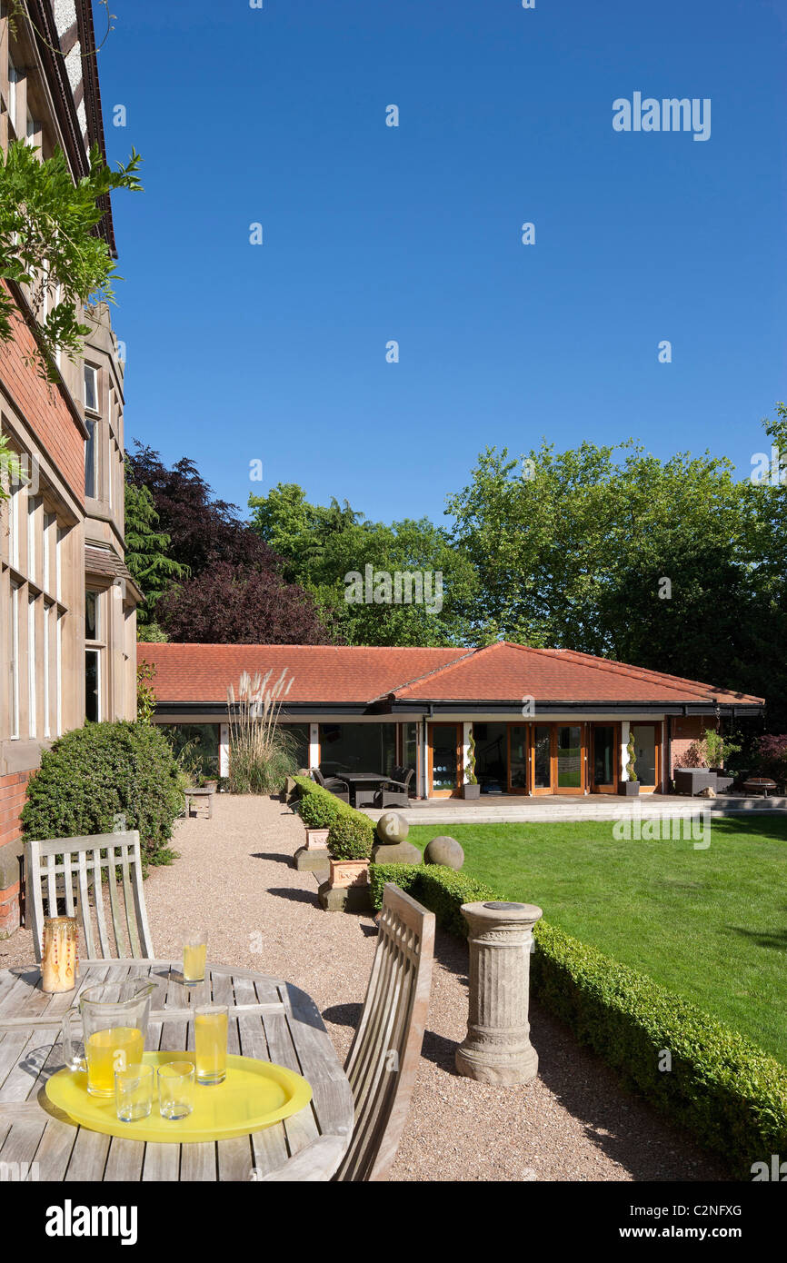 L'art et l'artisanat traditionnels maison. Bien exposée à la pool house à Banque D'Images