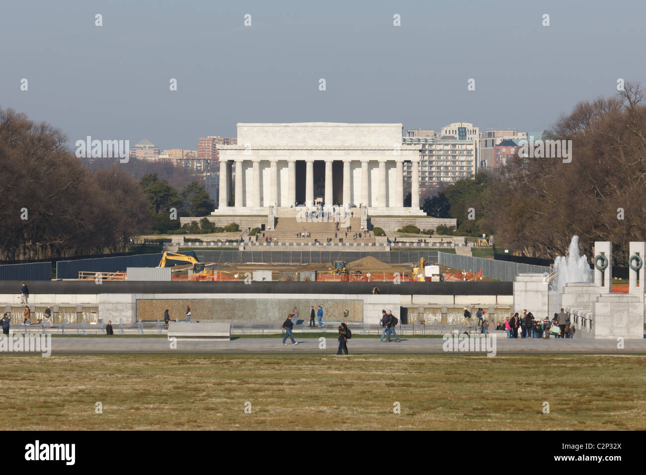 Le Lincoln Memorial montrant les en-cours de rénovation du miroir d'eau à Washington, DC. Banque D'Images