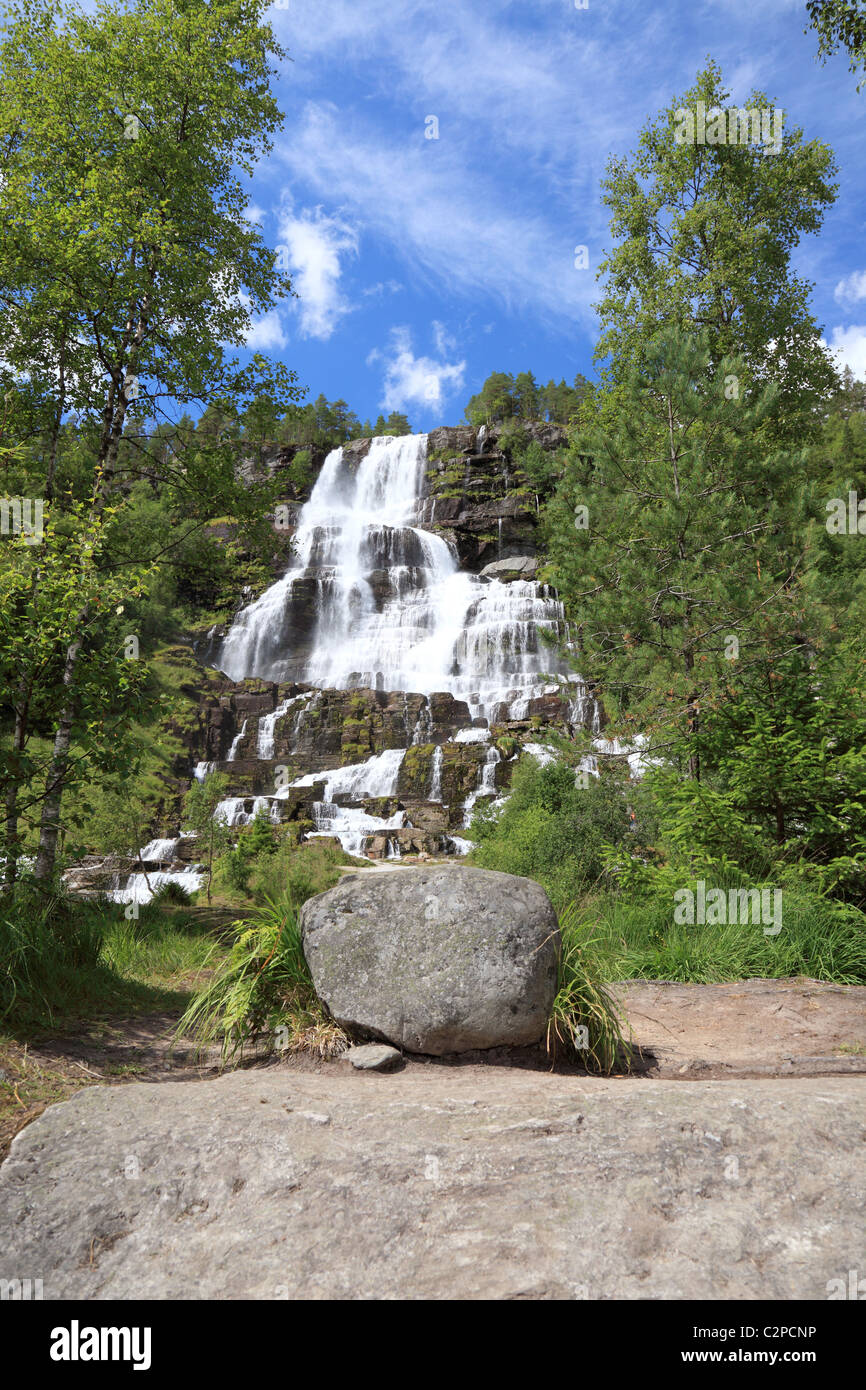 Belle cascade en Norvège, Europe scandinave. Banque D'Images