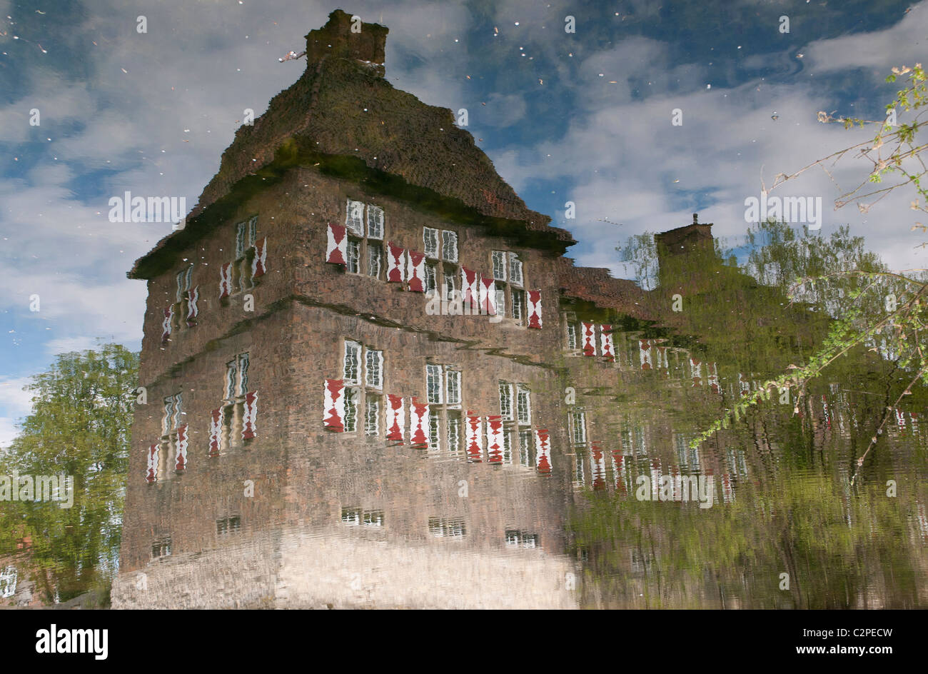 Image miroir château Oberwerries, Hamm, Rhénanie du Nord-Westphalie, Allemagne Spiegelung des Wasserschlosses Oberwerries, Banque D'Images