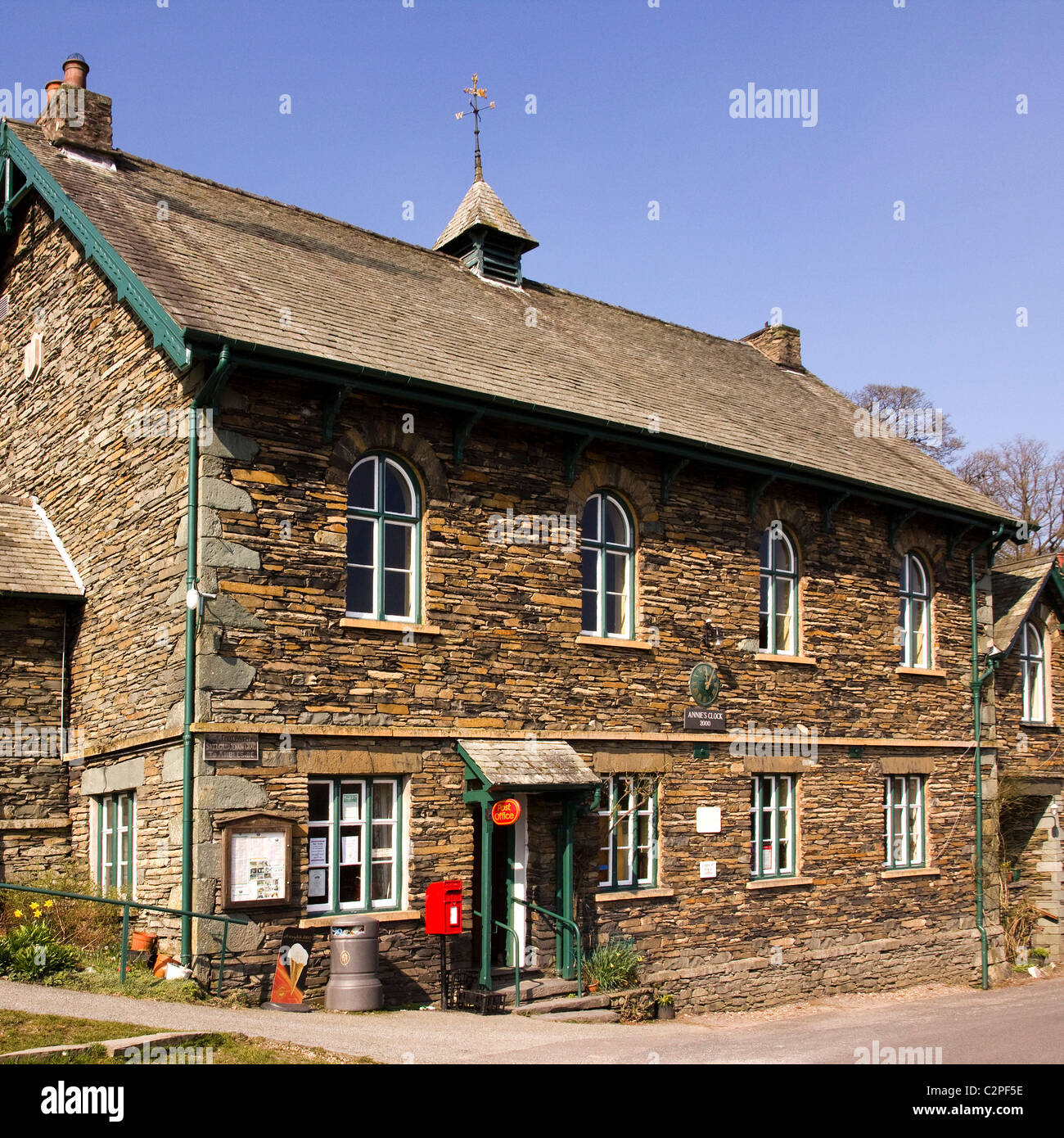 Old English village shop et bureau de poste, fin de ville, Troutbeck, Cumbria, Royaume-Uni Banque D'Images