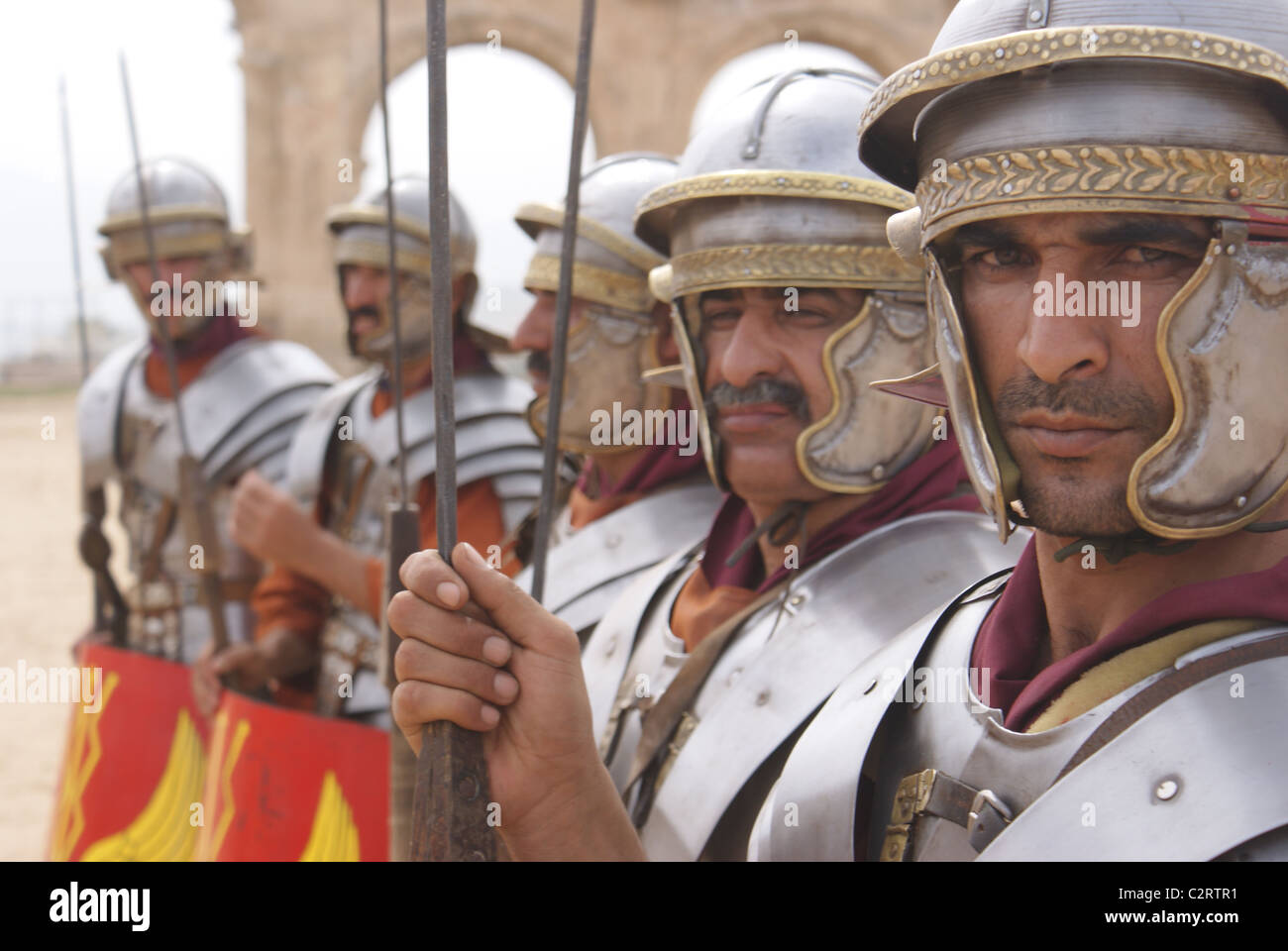Jerash, le nord de la Jordanie : légionnaires de l'armée romaine et Char Expérience toujours en formation. Banque D'Images